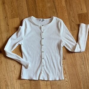 Women’s Ribbed buttoned long sleeve size XL Color White